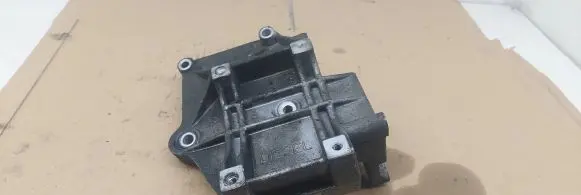 Audi A4 S4 B5 8D A/C compressor mount bracket 028260885A 523940