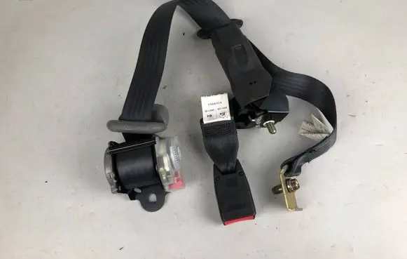 Subaru Forester SG Rear seatbelt 0728544