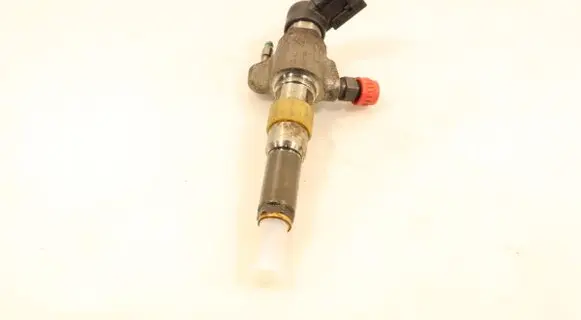 Volvo V40 Fuel injector 9802448680