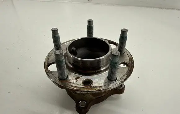 Buick Encore GX I Rear wheel hub 13546940 13530971
