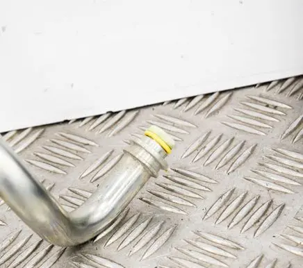 Volvo C30 Air conditioning (A/C) pipe/hose 31320439