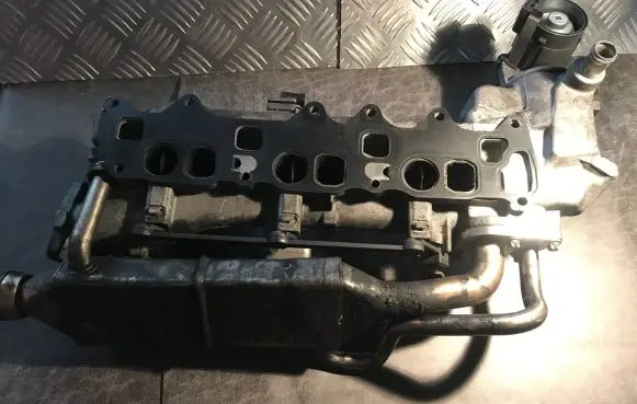Mercedes-Benz CLS C219 Intake manifold A6422000058 A6421400360