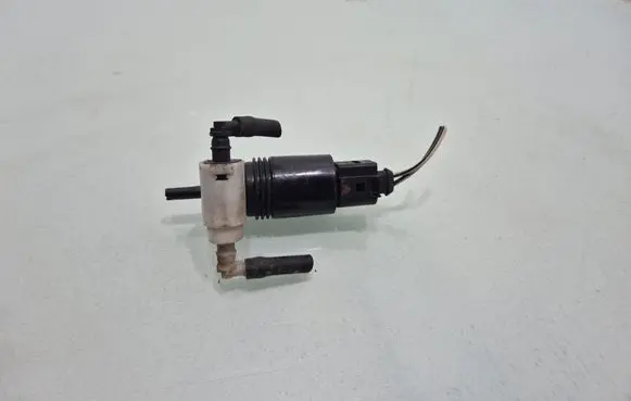 Mercedes-Benz GL X164 Windscreen/windshield washer pump 31166