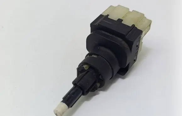 Volkswagen PASSAT B5.5 Brake pedal sensor switch 987066493