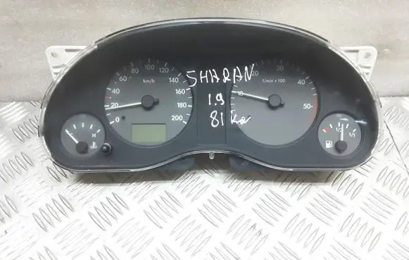 Volkswagen Sharan Speedometer (instrument cluster) 7M0920803C