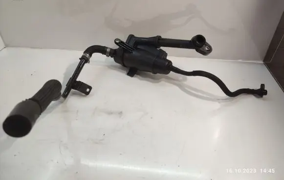 Opel Insignia A Oil breather separator 565581915