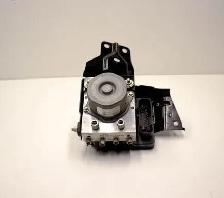 Nissan X-Trail T32 ABS Pump 476604CC0A
