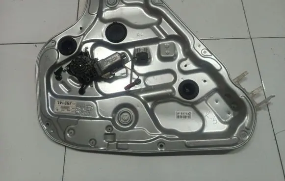Hyundai i30 Sliding door window regulator with motor 834702L010