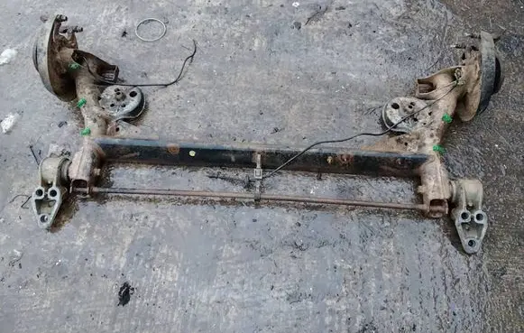 Volkswagen PASSAT B5.5 Rear axle beam 