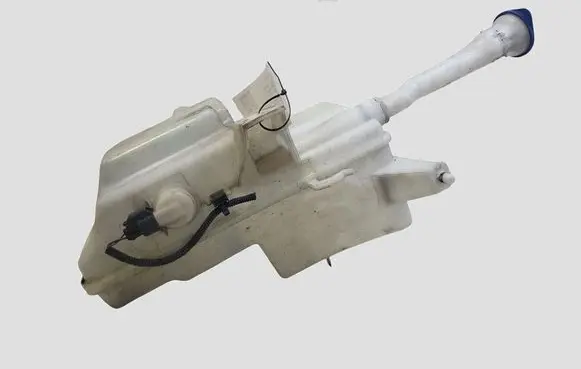 Volvo V40 Windshield washer fluid reservoir/tank 31391616