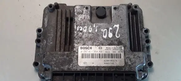 Nissan Primera Engine control unit/module 0281011454 8200305678