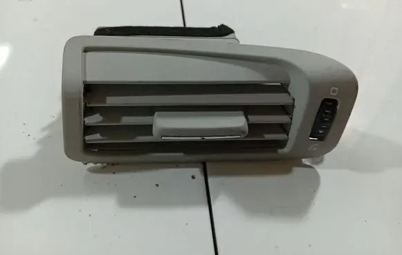 Skoda Superb B6 (3T) Dash center air vent grill 1478365