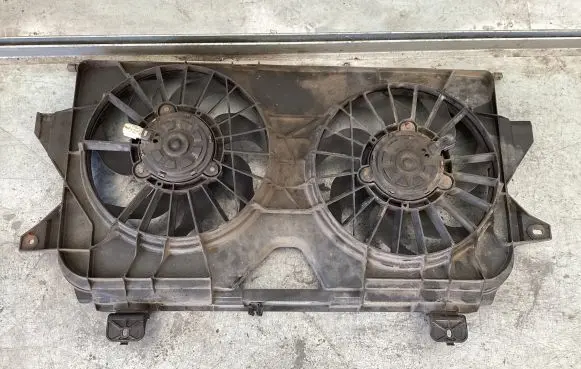 Chrysler Grand Voyager IV Radiator cooling fan shroud 046776B7AA 40482A T687AA8190