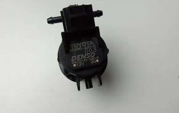 Toyota RAV 4 (XA40) Windscreen/windshield washer pump 8533042010