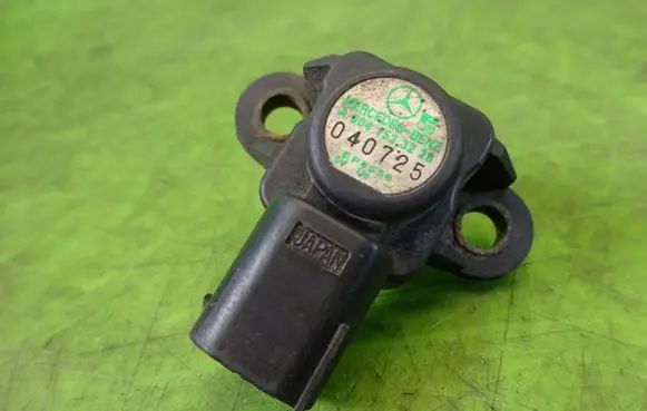 Mercedes-Benz A W168 Turbo air boost pressure sensor A0041533228