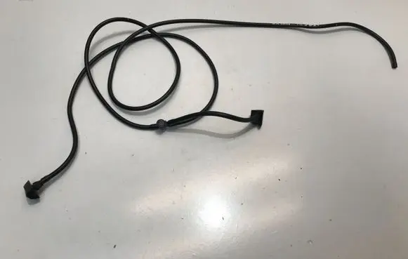Nissan Leaf II (ZE1) Windshield washer spray nozzle 