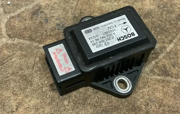 Mercedes-Benz SL R230 ESP acceleration yaw rate sensor A0025426618