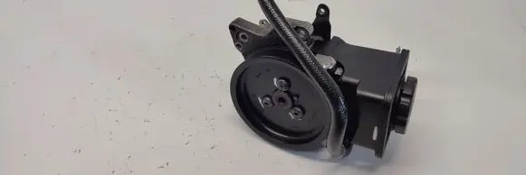 BMW 5 E60 E61 Power steering pump 7693974