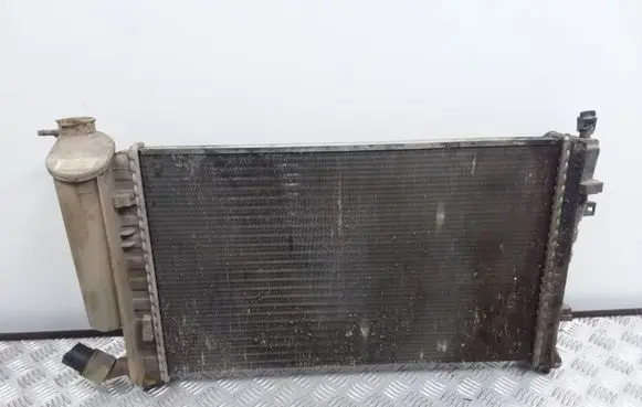 Peugeot Partner Coolant radiator 90330705