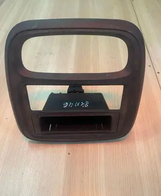 Opel Vivaro Radio/GPS head unit trim 682603912R