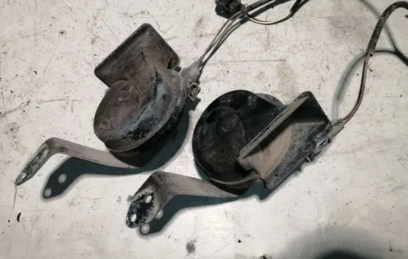 Audi A6 S6 C5 4B Horn signal