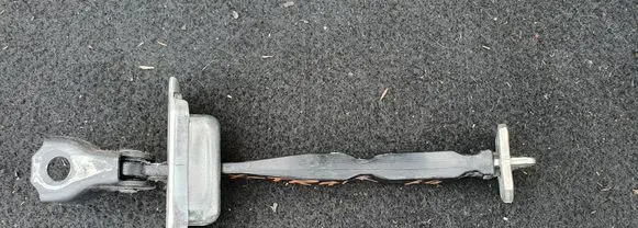 Nissan X-Trail T32 Front door check strap stopper