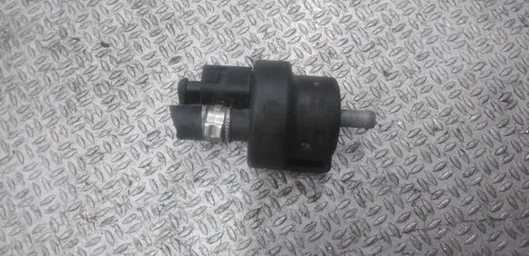 Audi A4 S4 B6 8E 8H Valve vacuum 06B133459D