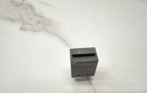 Audi A5 8T 8F Other relay 7M0951253C V23074A1001X47
