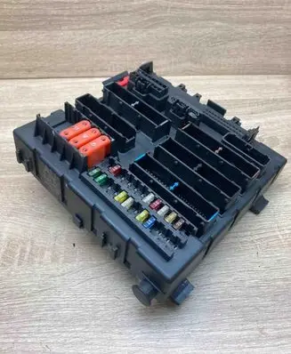Opel Signum Fuse module 13112914