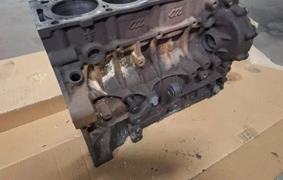 Peugeot Boxer Engine block 041947240 10DYZZ AAU03