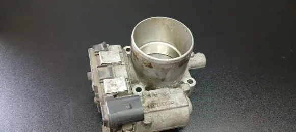 Volkswagen Golf VI Throttle valve 03F133062