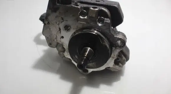 BMW 3 E90 E91 Fuel injection high pressure pump 0445010146