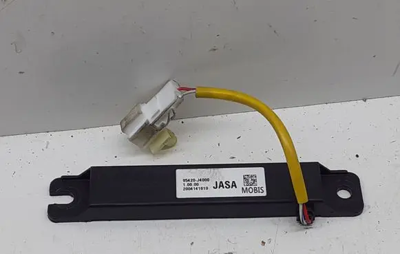 Hyundai Kona I Aerial antenna amplifier 9542J4000