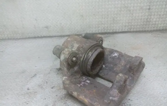 Volkswagen II LT Front brake caliper