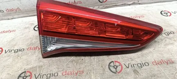 Tailgate rear/tail lights