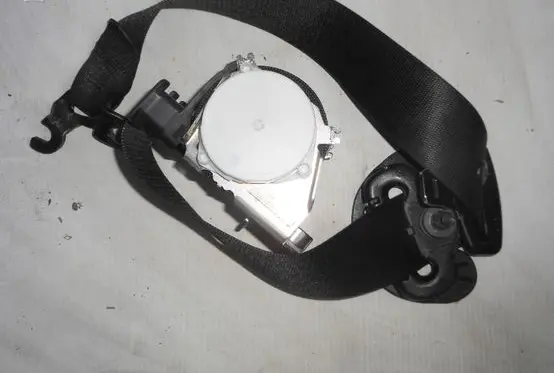 BMW X1 E84 Front seatbelt 34058428A
