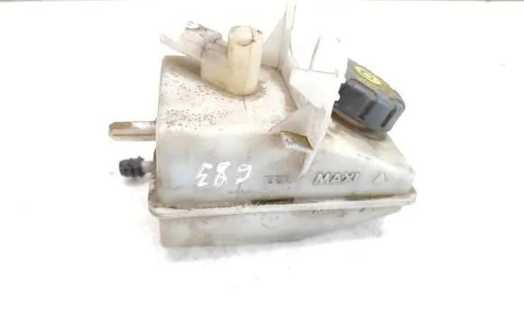 Brake fluid reservoir