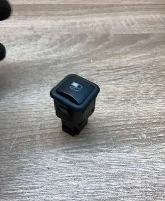 Volkswagen Golf IV Fuel tank opening switch 3B0959833 WITHPLUG
