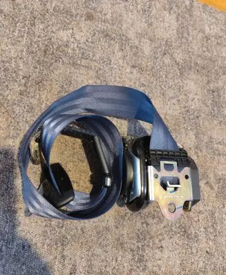 Audi TT Mk1 Front seatbelt 8N0857705G 040197 8N0857705