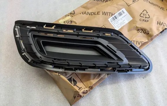Audi Q8 Tow hook cap/cover 