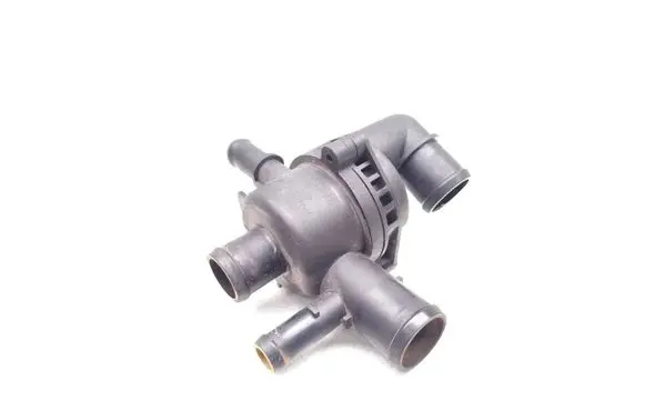Jaguar XF Thermostat/thermostat housing 9X23-8A586-AD