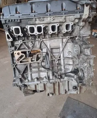 Volkswagen Transporter - Caravelle T5 Engine BNZ 070103021L R070103373C