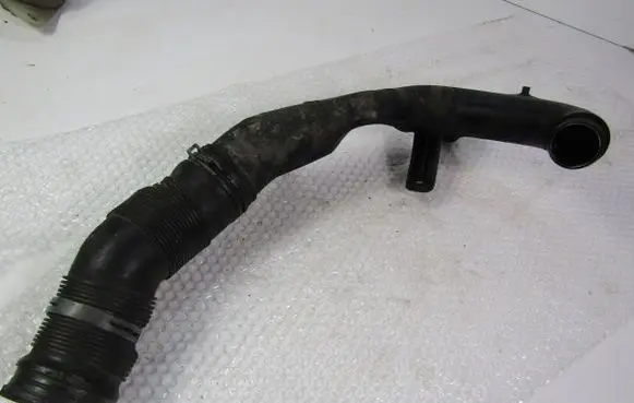 Volkswagen Polo III 6N 6N2 6NF Air intake hose/pipe 6Q0129654