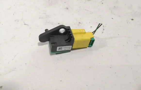 Volkswagen PASSAT B7 Airbag deployment crash/impact sensor 07141706 04345068PU