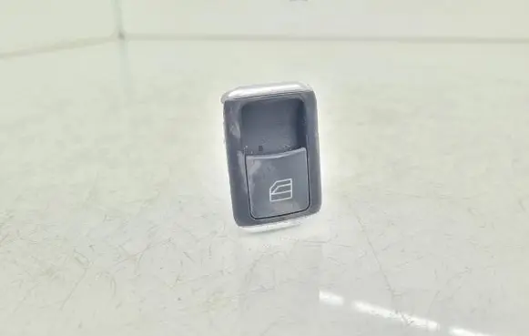 Mercedes-Benz CLS C218 X218 Electric window control switch A2049057601