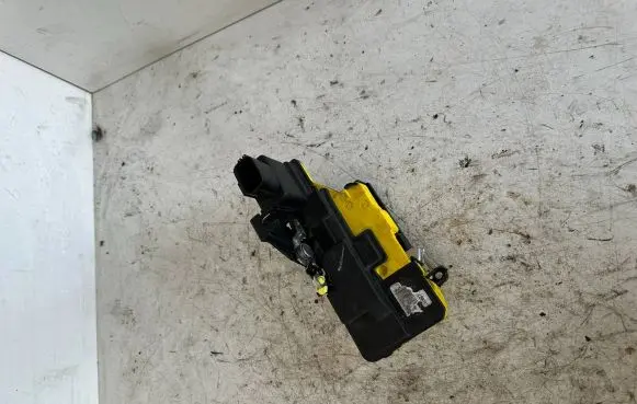 Volvo XC90 Front door lock