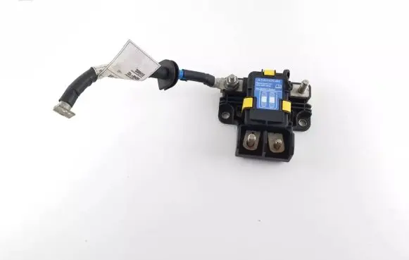 Maserati Ghibli Battery relay fuse 06701561040 670155070