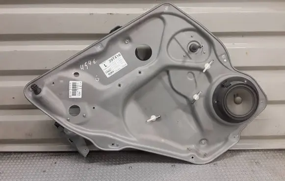 Mercedes-Benz B W245 Rear door manual window regulator A1697300579
