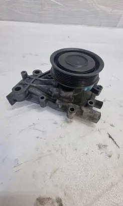 Opel Insignia B Water pump 55505570