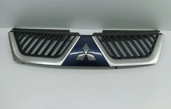Mitsubishi Outlander Front bumper upper radiator grill 7450A037ZZ 7450A038